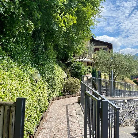 Con Vista Sul Lago Di Iseo E Piscina * Riva di Solto